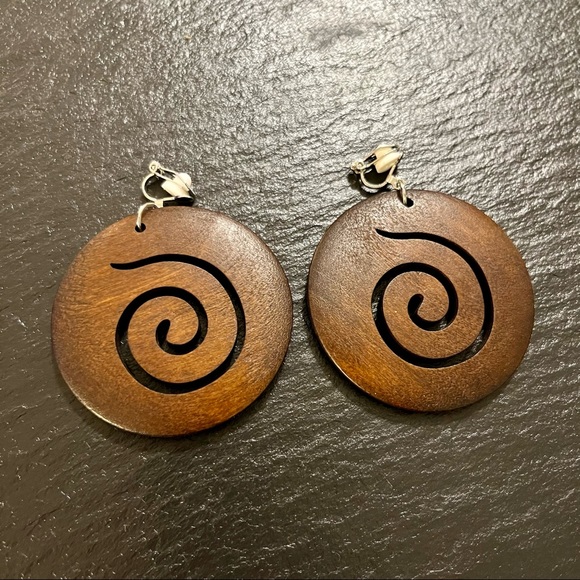 Boho Wooden Dangle Drop Clip On Circle Shape Laser Cut Earrings - Picture 4 of 4